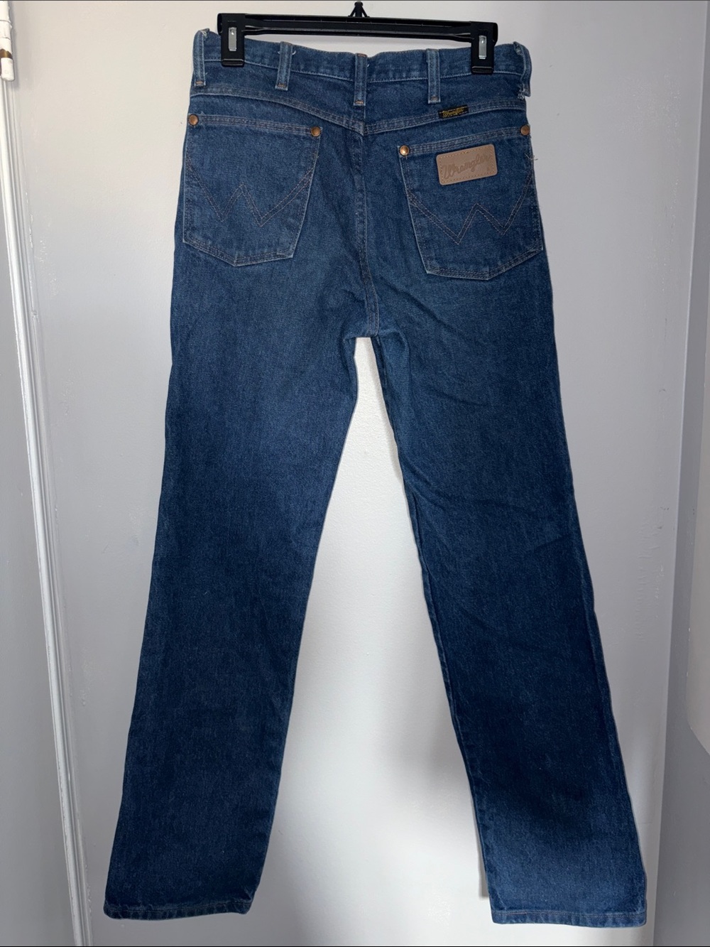 Wrangler Women’s Cowboy cut straight leg jeans (100% cotton)